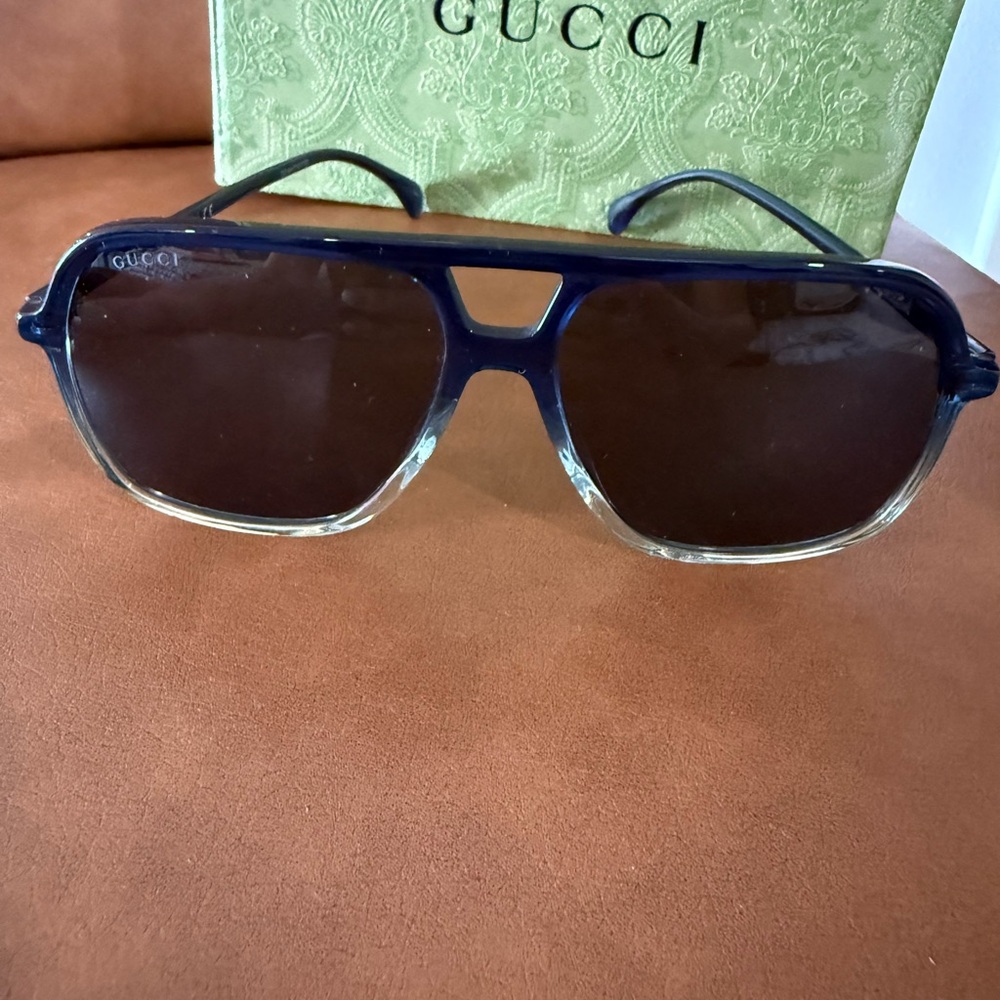 Gucci Blue Sunglasses in pristine condition - Picture 2 of 5